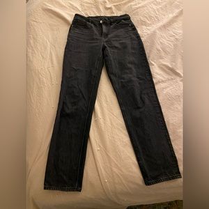 AE strigid mom jeans in black